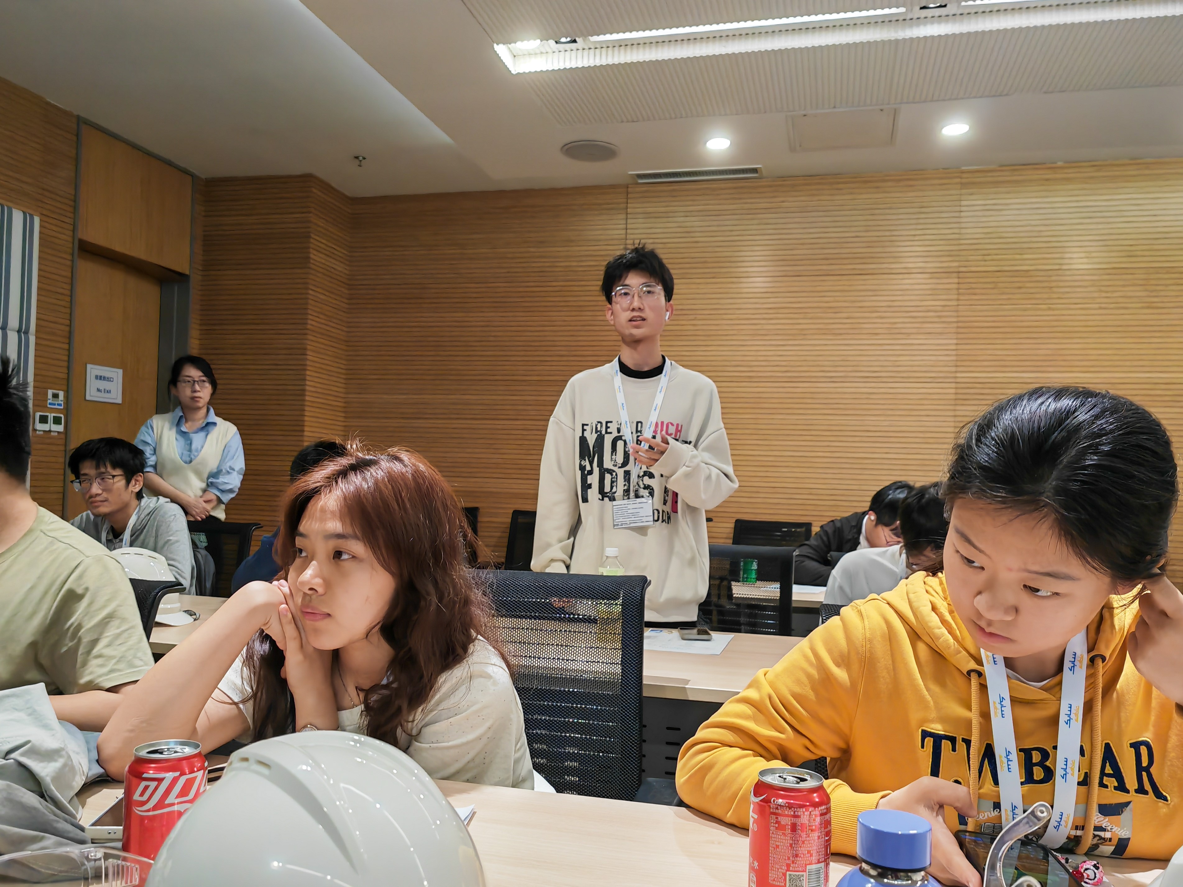 1744766112677673.jpg 8.jpg